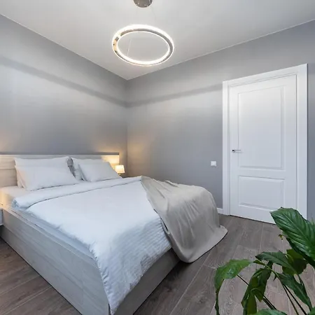 Apartment люкс в жк лебединый, харьковская, позняки Kyiv